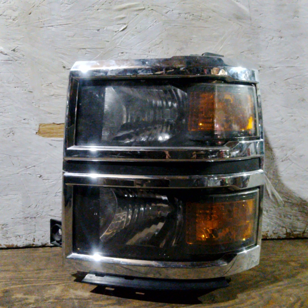 FARO LH SILVERADO 19