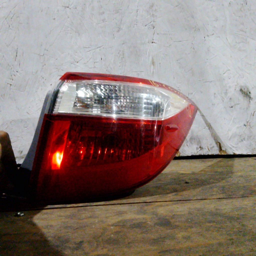 STOP RH COROLLA 14-16