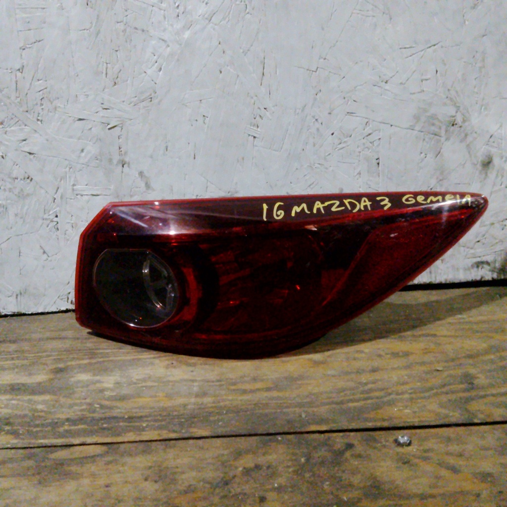 STOP RH MAZDA 3 16