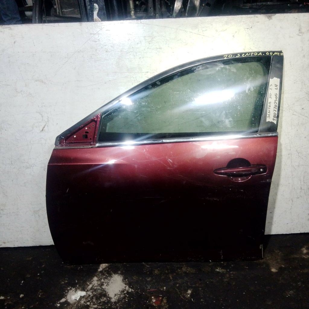 PUERTA SENTRA 20-23