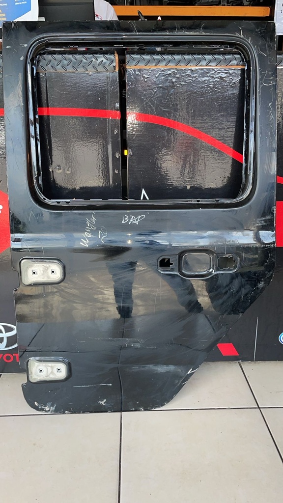 PUERTA Trasera “LH” jeep wrangler 2020