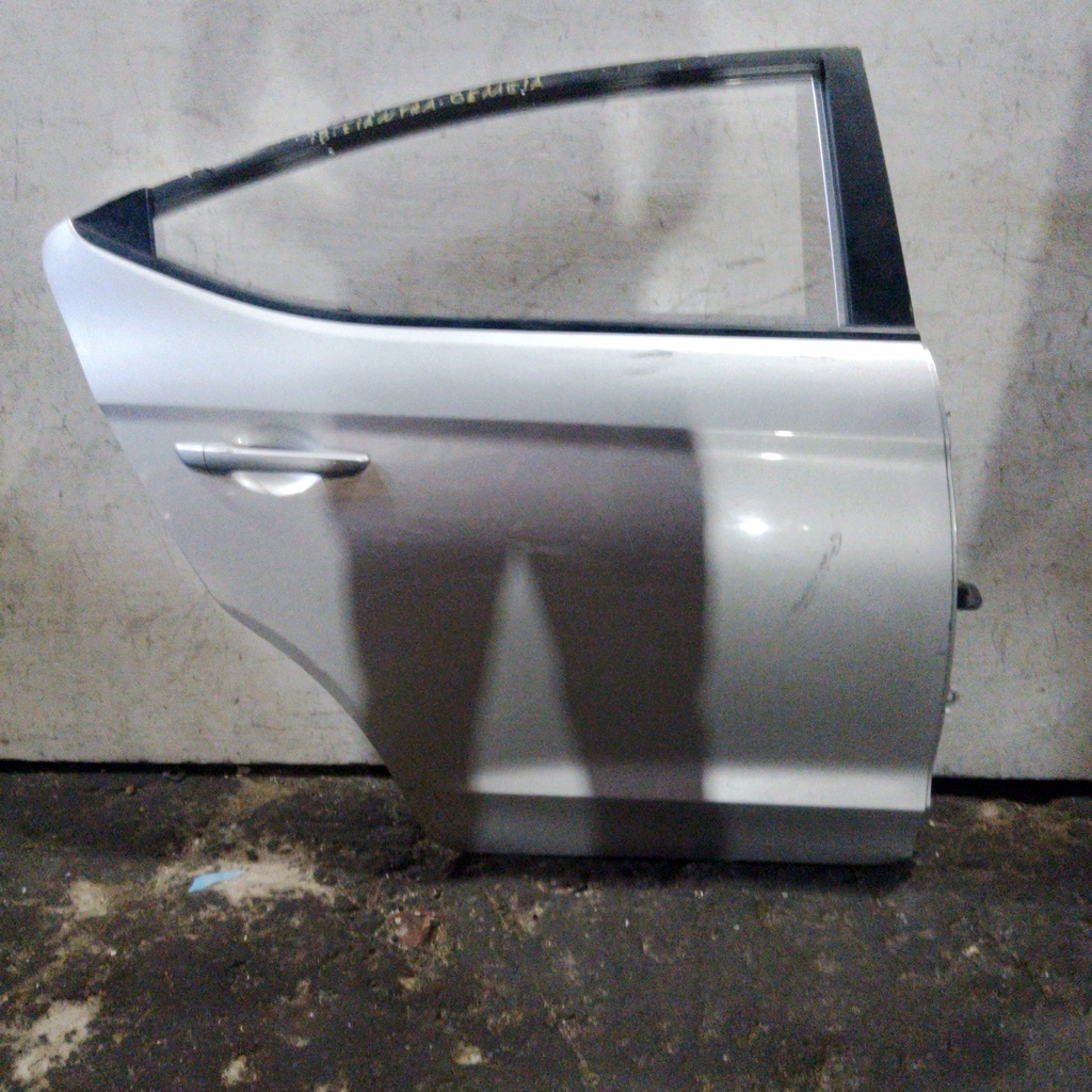 PUERTA TRH ELANTRA 17-18
