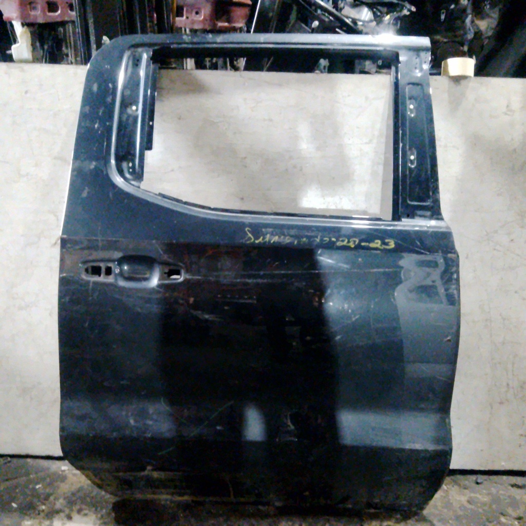 PUERTA TRH SILVERADO 20-23