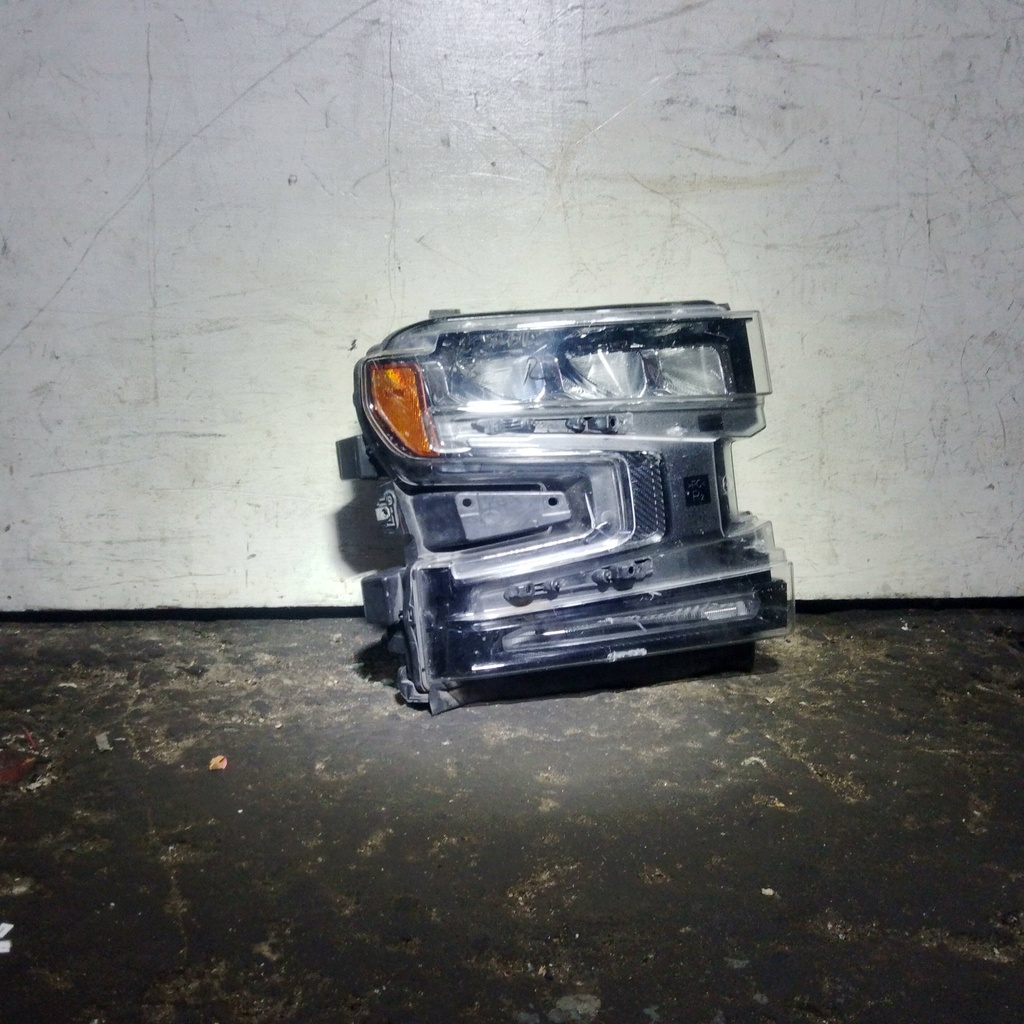 FARO RH SILVERADO 23