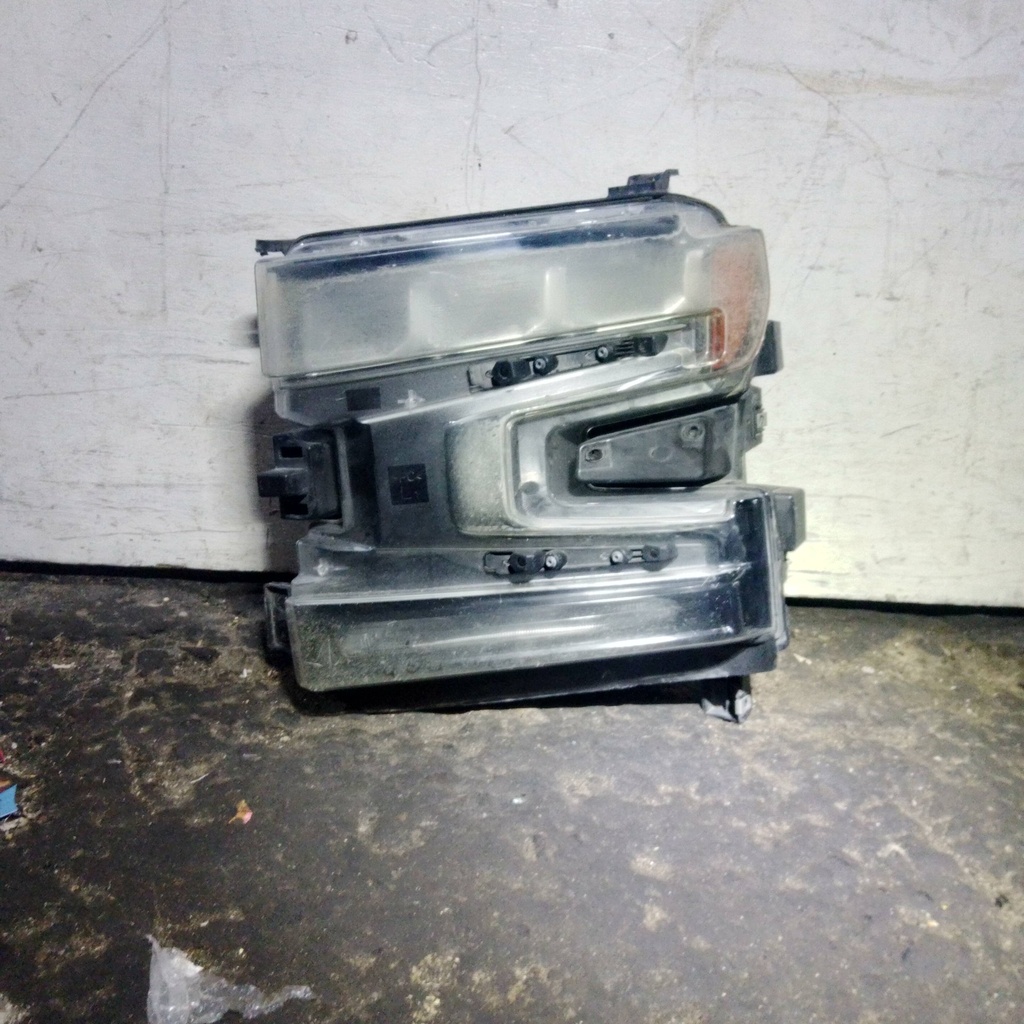 FARO LH SILVERADO 21-23