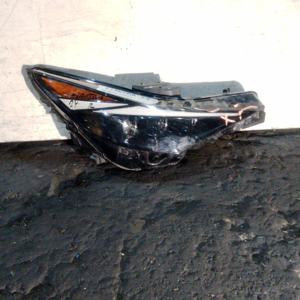 FARO RH ELANTRA 2024
