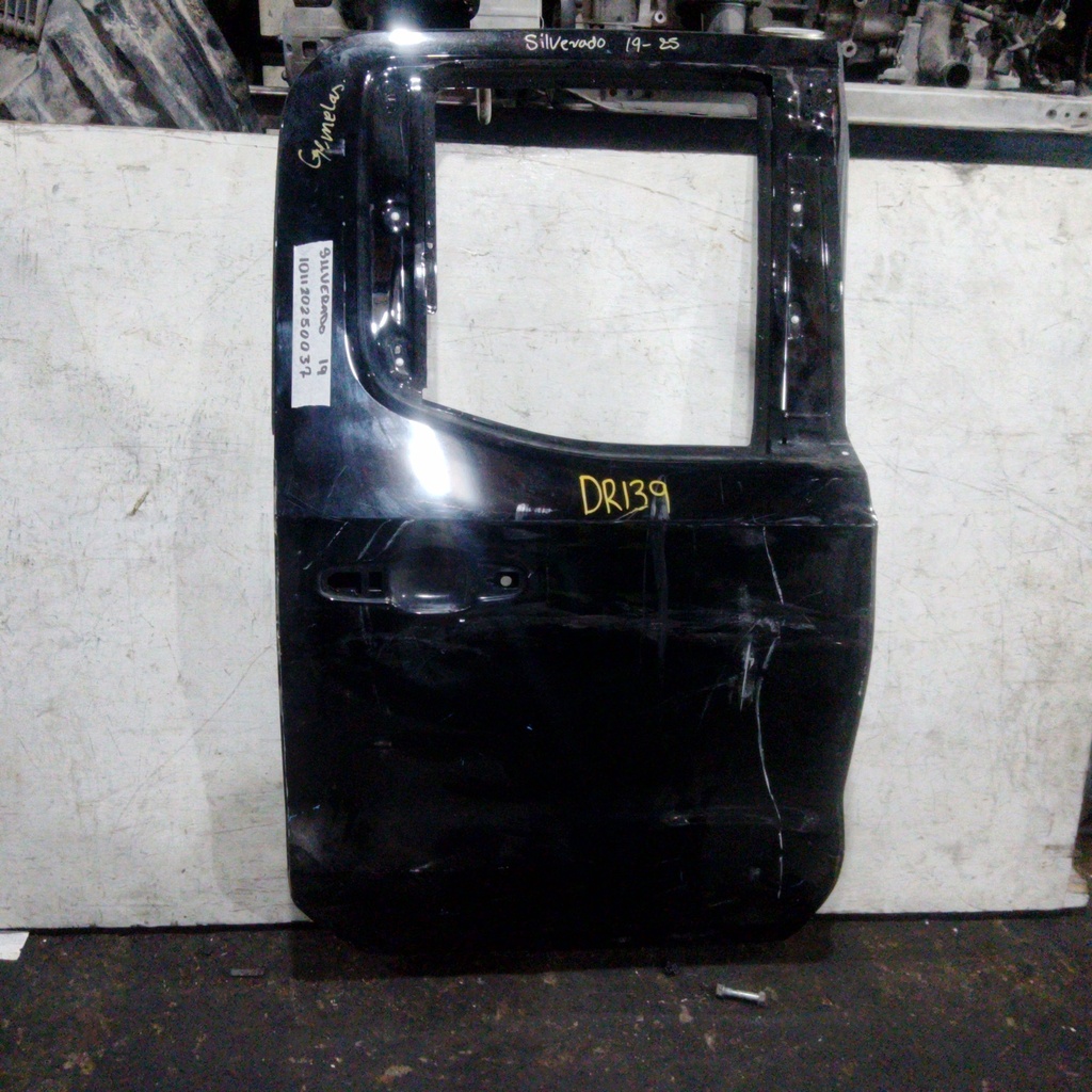 PUERTA TRH SILVERADO 19