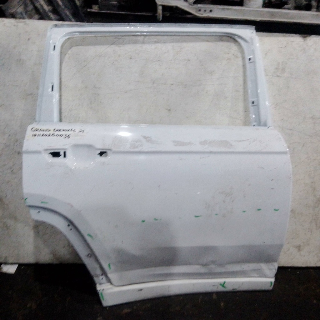 PUERTA TRH GRAN CHEROKEE 24