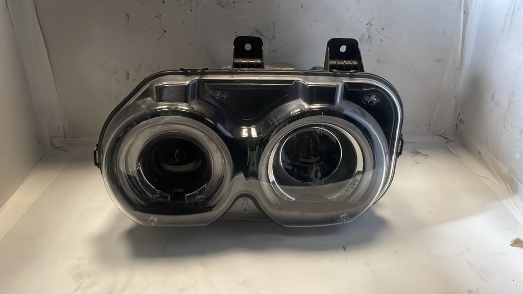 Faro RH  Dodge Challenger 2015-20