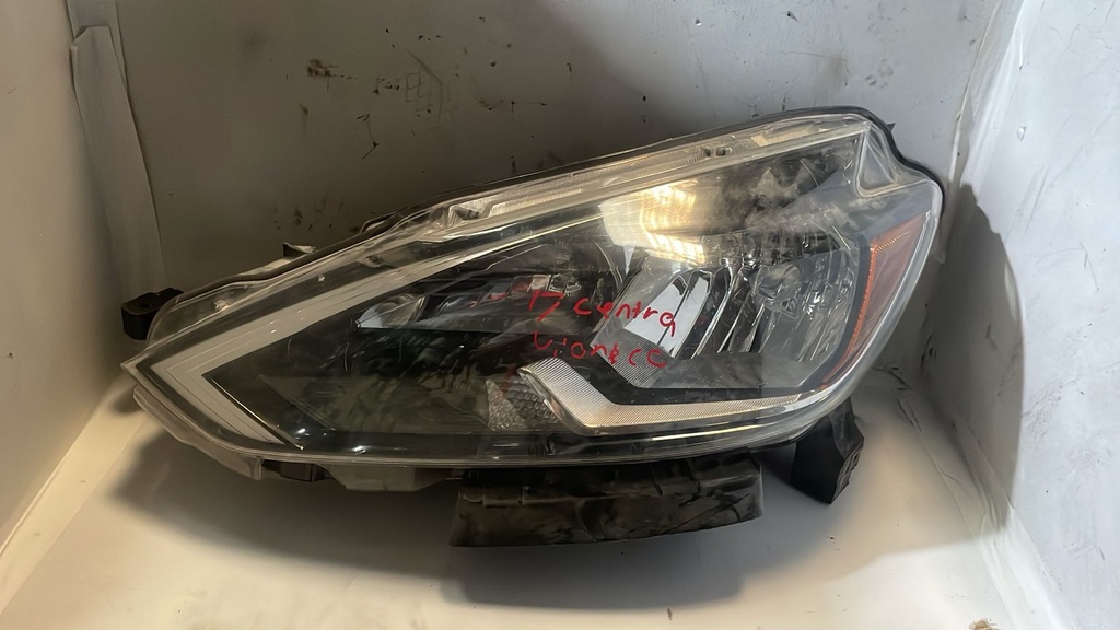 Faro LH NISSAN Sentra 2017-19