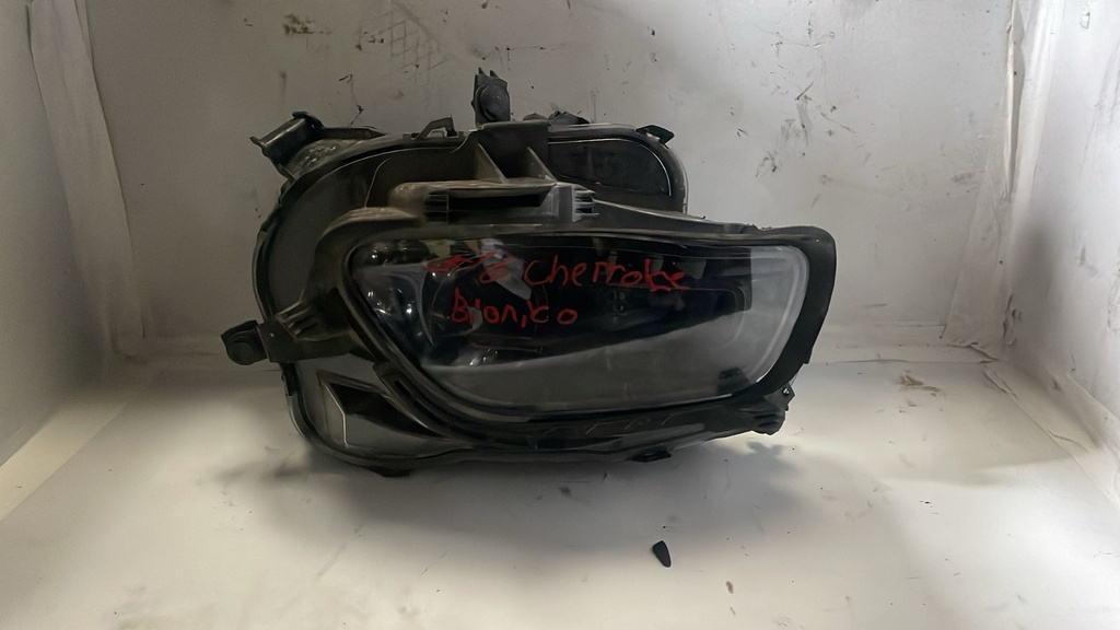 Faro LH JEEP Cherokee latitud 14-18