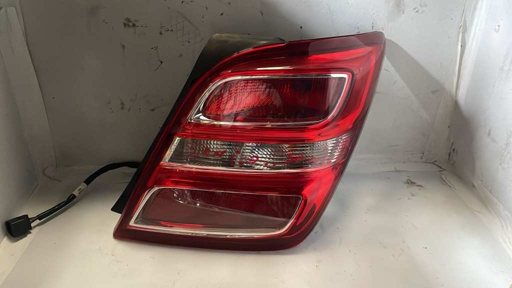 Stop RH CHEVROLET sonic 16-18