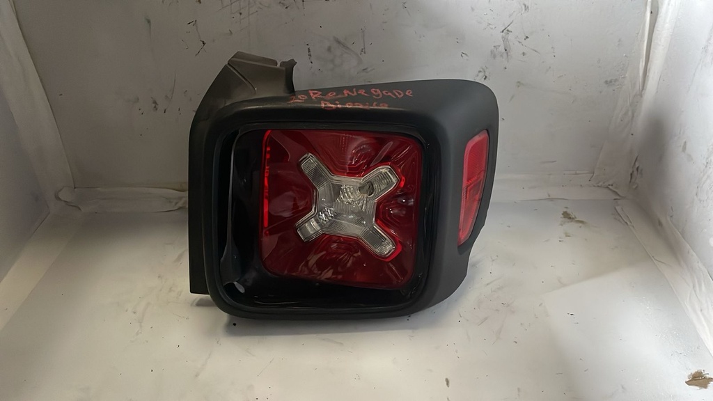 Stop RH Jeep Renegade 16-20