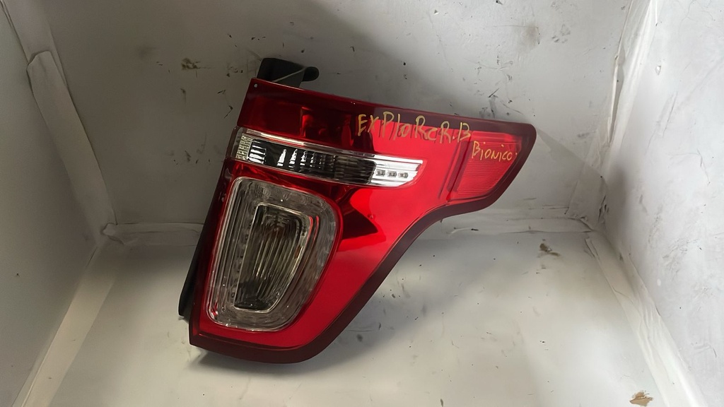 Stop RH Ford explorer 13-16