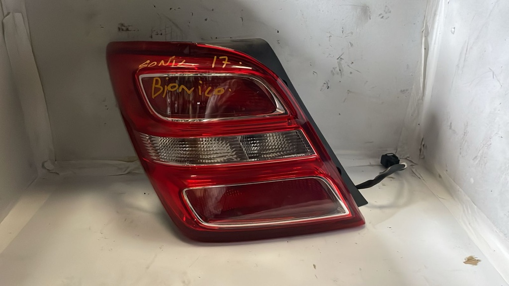 Stop LH CHEVROLET Sonic 16-18