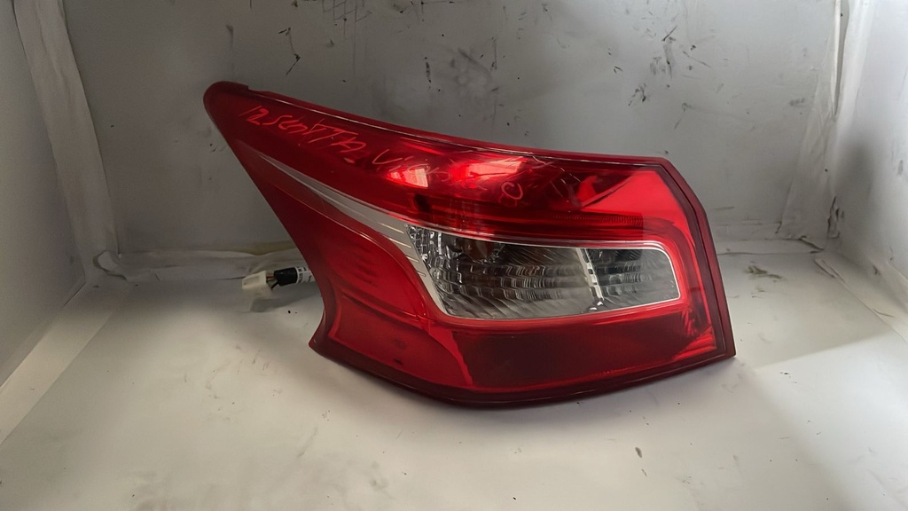 Stop LH NISSAN Sentra 17-19