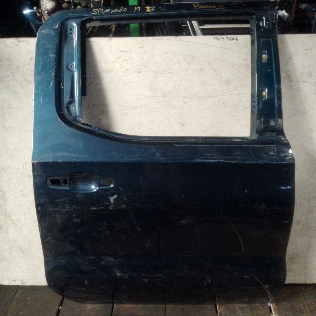 PUERTA TRH SILVERADO 19 -23
