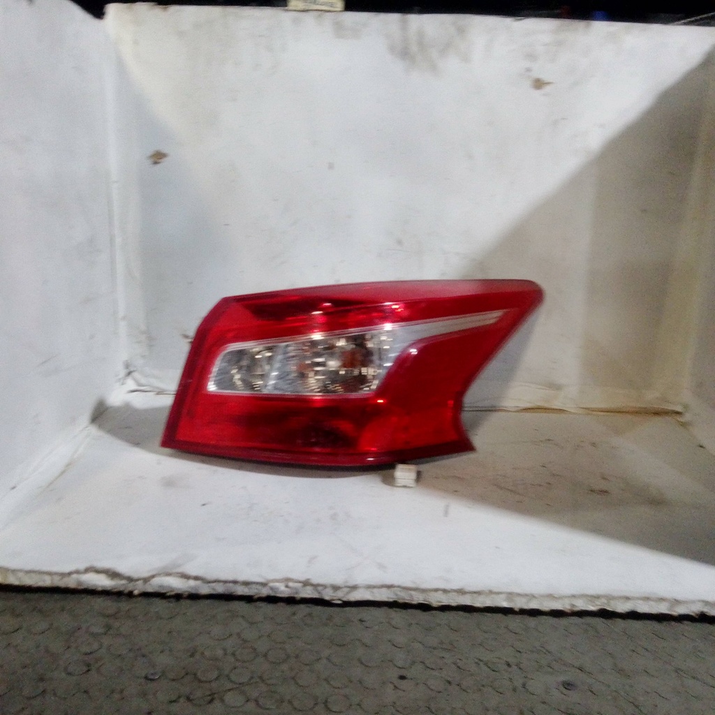 STOP RH SENTRA 18
