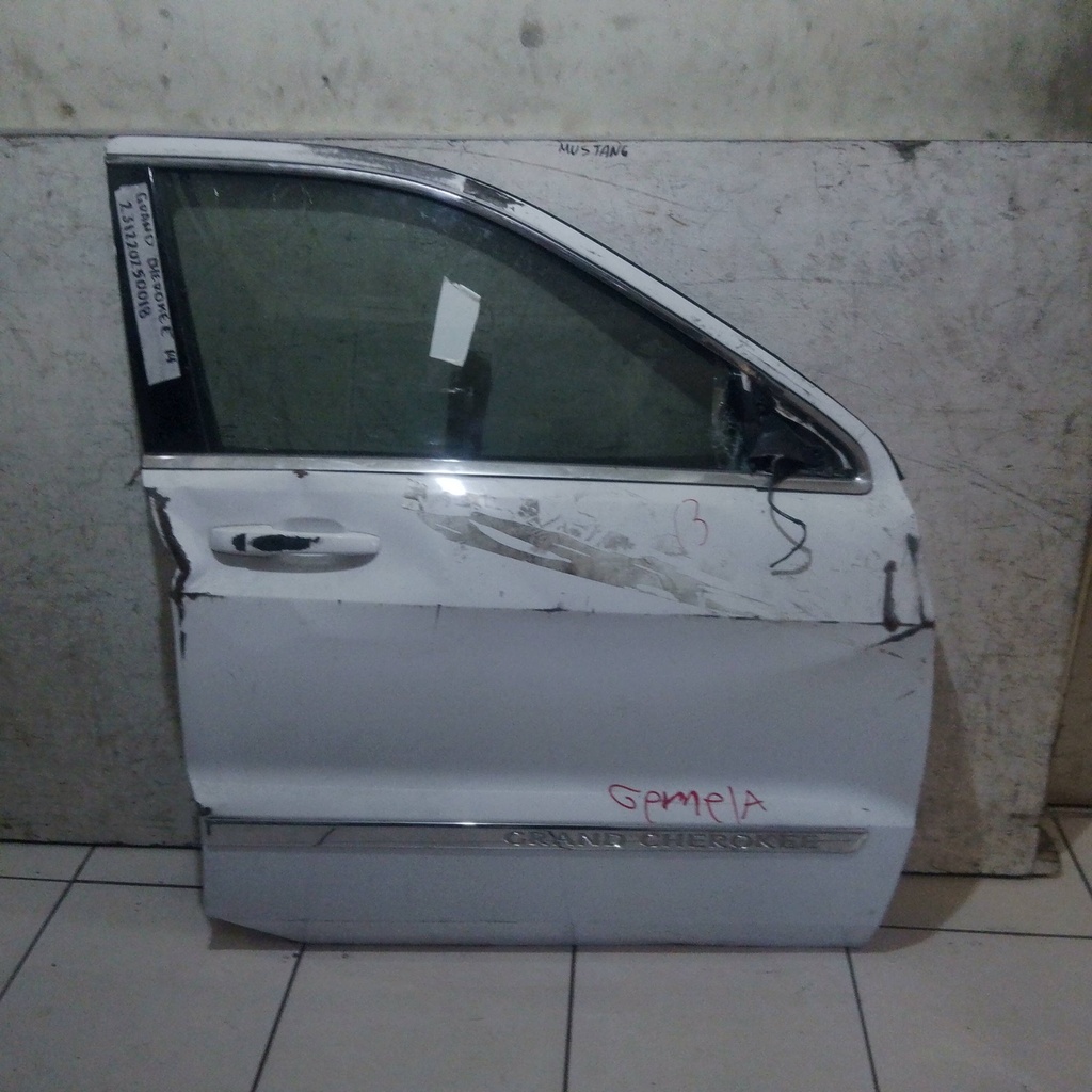 PUERTA RH GRAND CHEROKEE 14