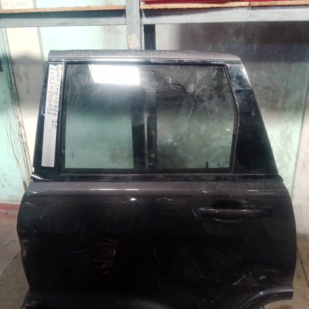 PUERTA TLH GRAN CHEROKEE 20
