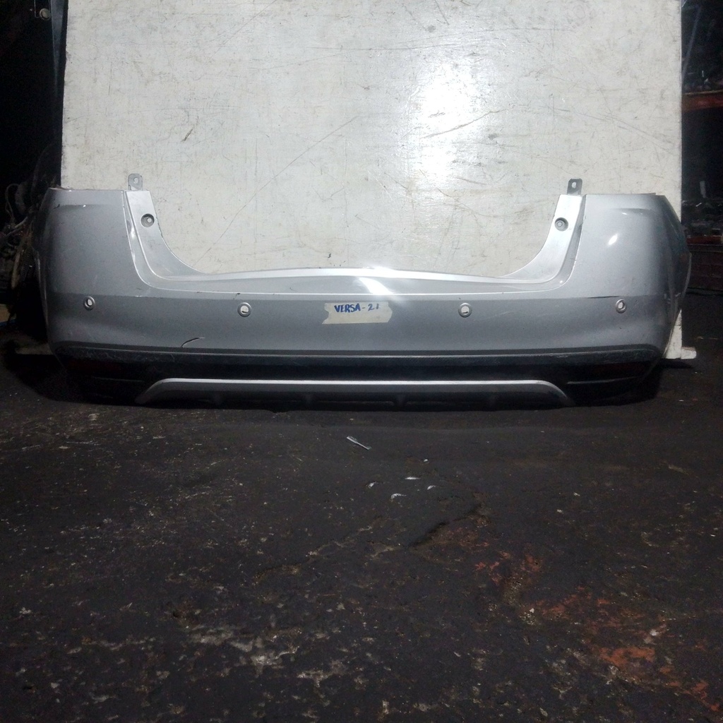 BUMPER TRASERO VERSA 21