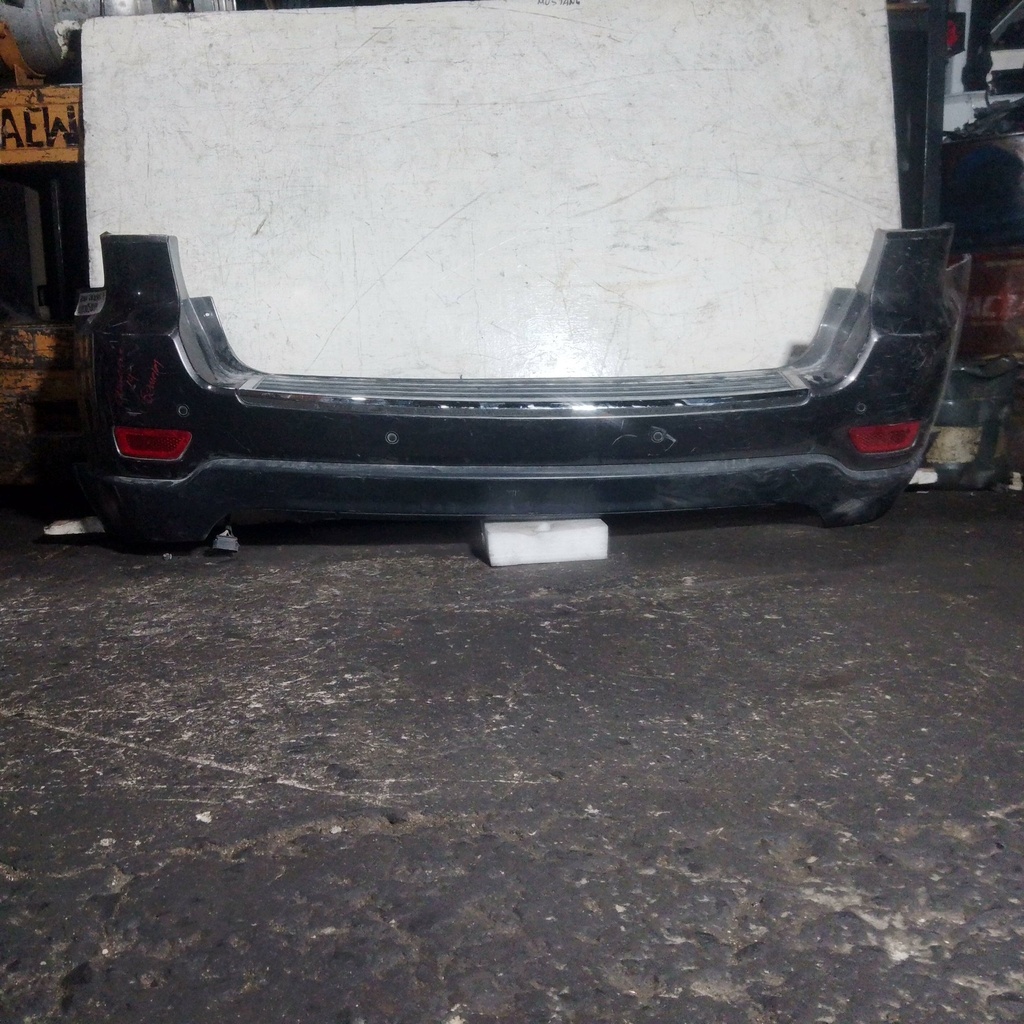 BUMPER TRASERO GRAN CHEROKEE 14