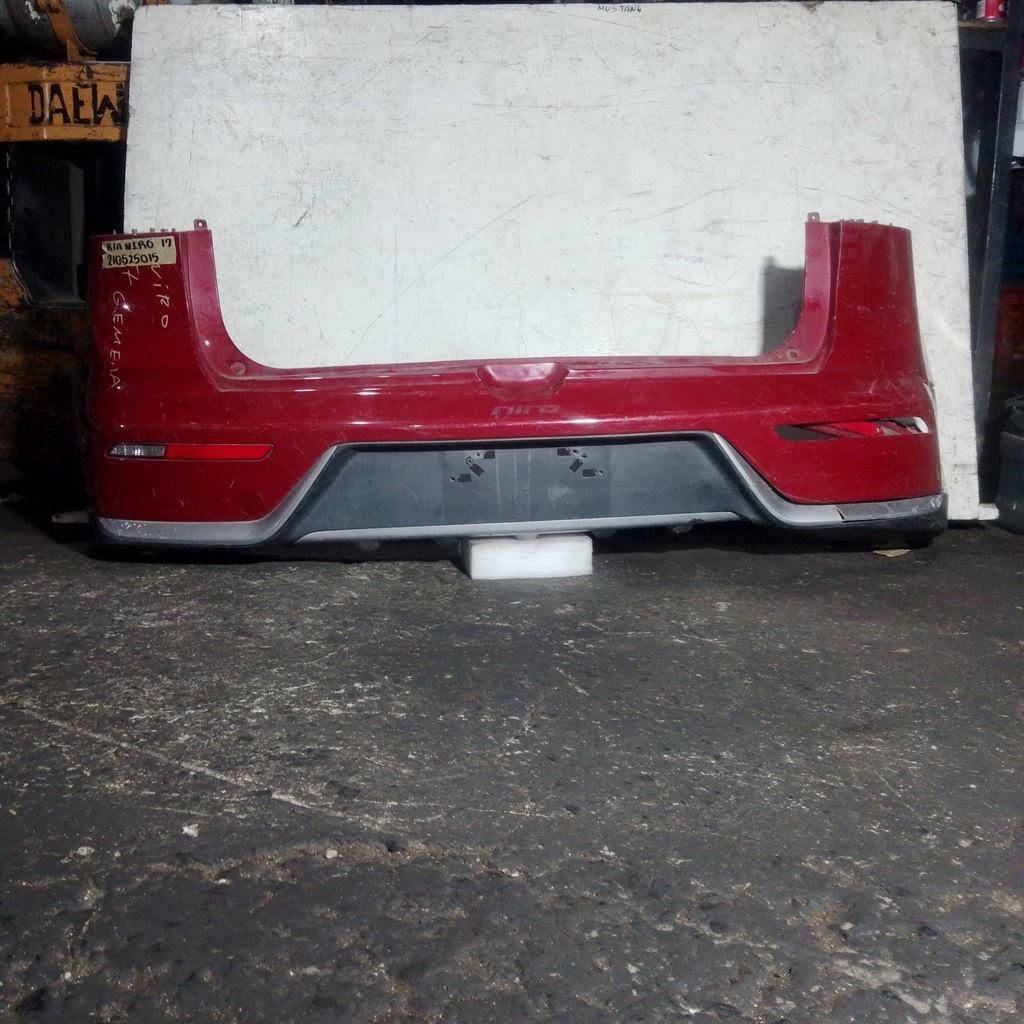 BUMPER TRASERO NIRO 17