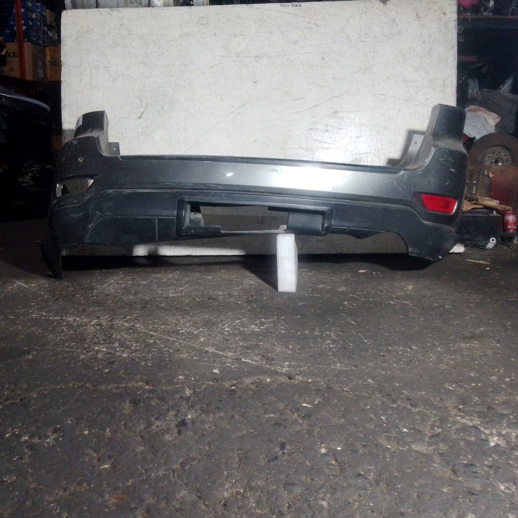 BUMPER TRASERO GRAN CHEROKEE 13