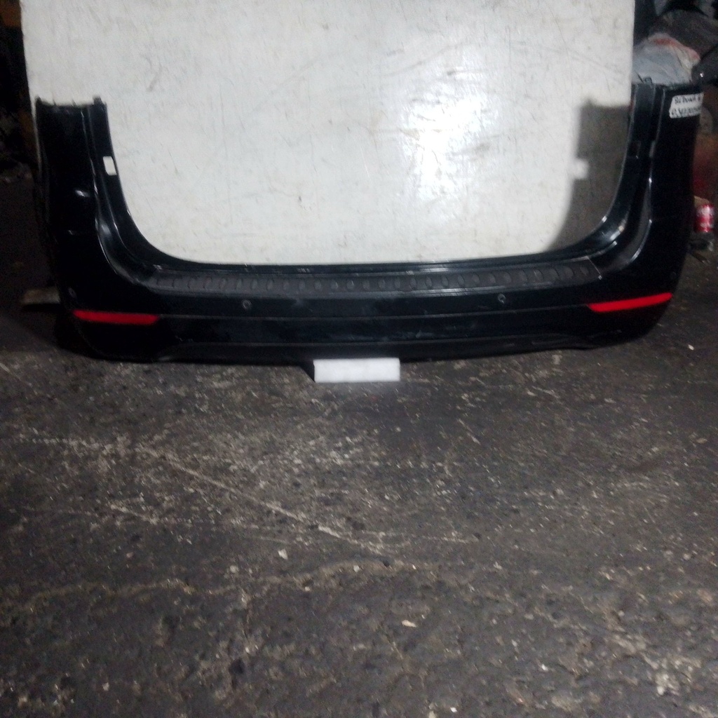 BUMPER TRASERO SEDONA 16
