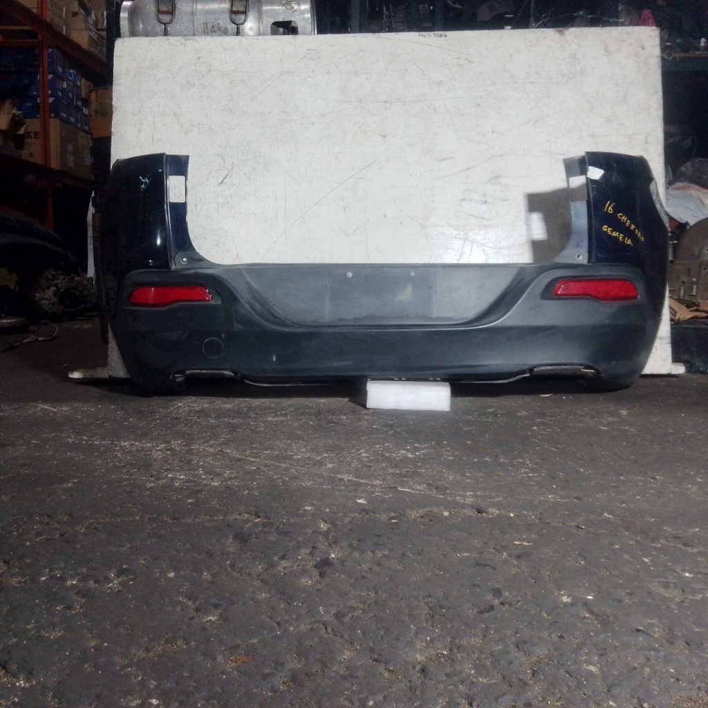 BUMPER TRASERO LATITUD 14-18