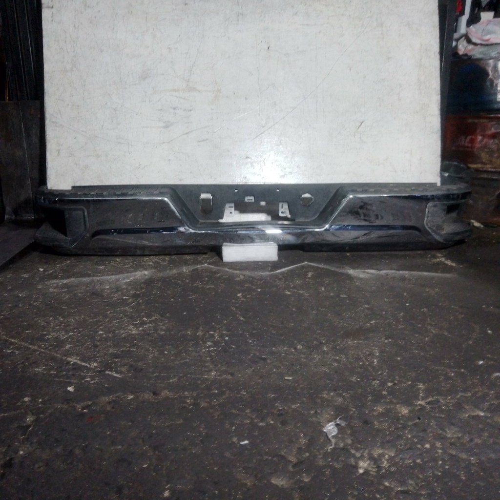 BUMPER TRASERO SILVERADO 1500 18