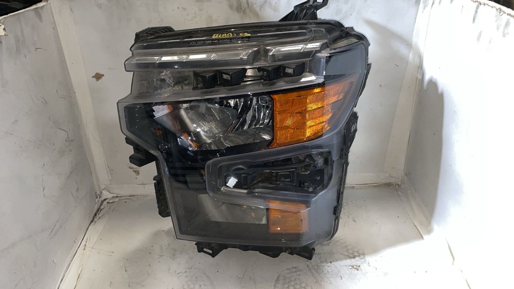 Faro LH CHEVROLET Silverado 22-24