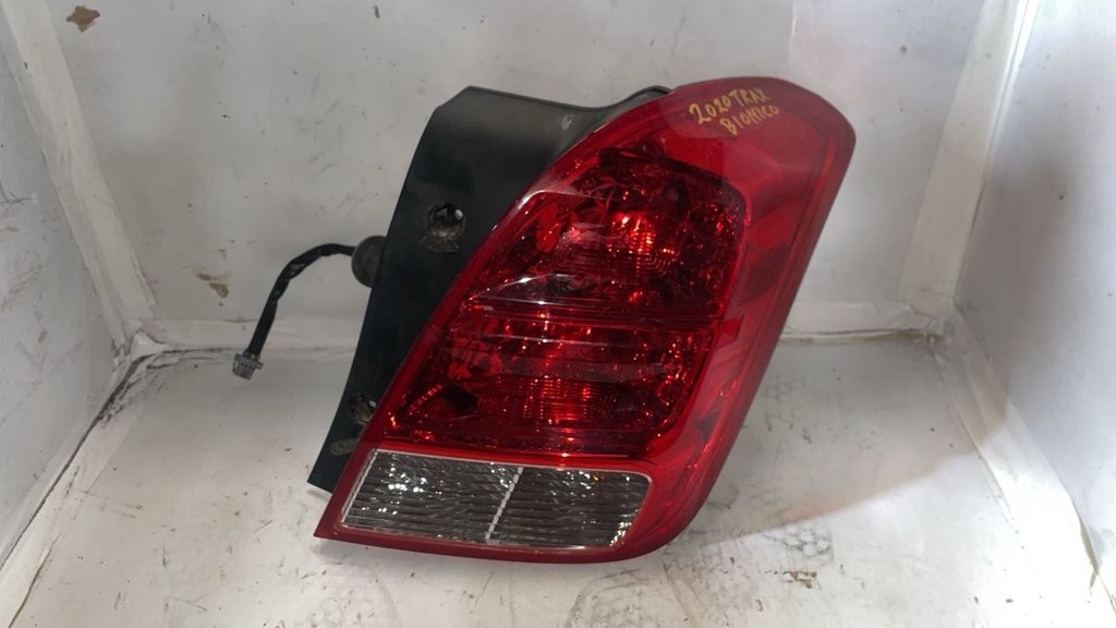 Stop RH CHEVROLET trax 2020