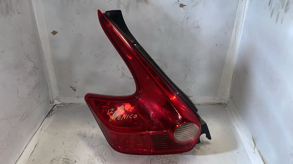 Stop LH NISSAN juke 2012-14