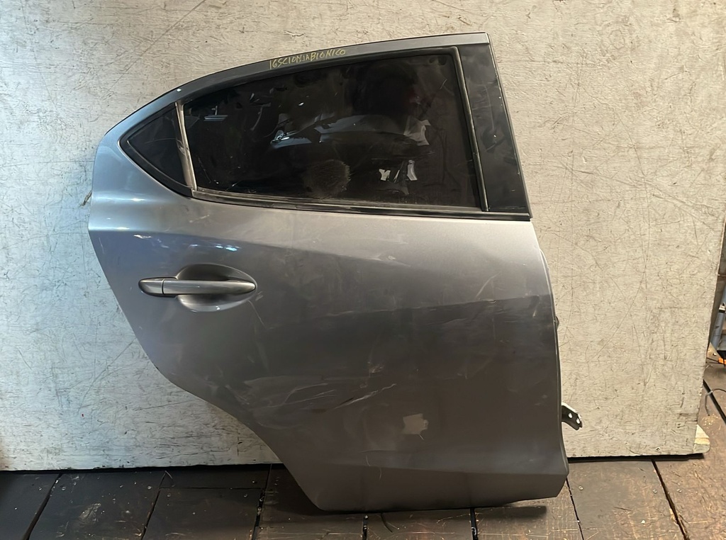 scion ia RH trasera