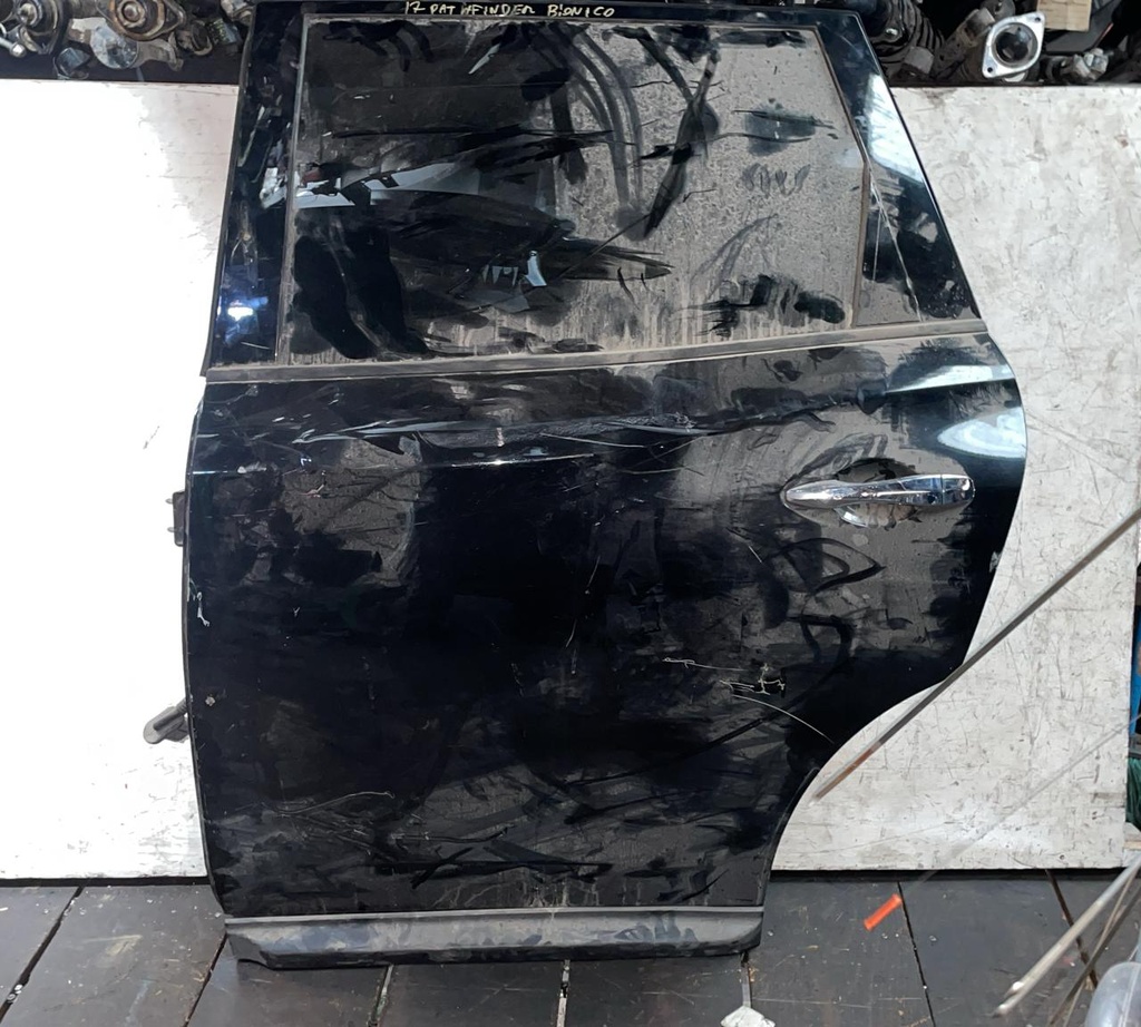 PUERTA Pathfinder 13-20 LH trasera
