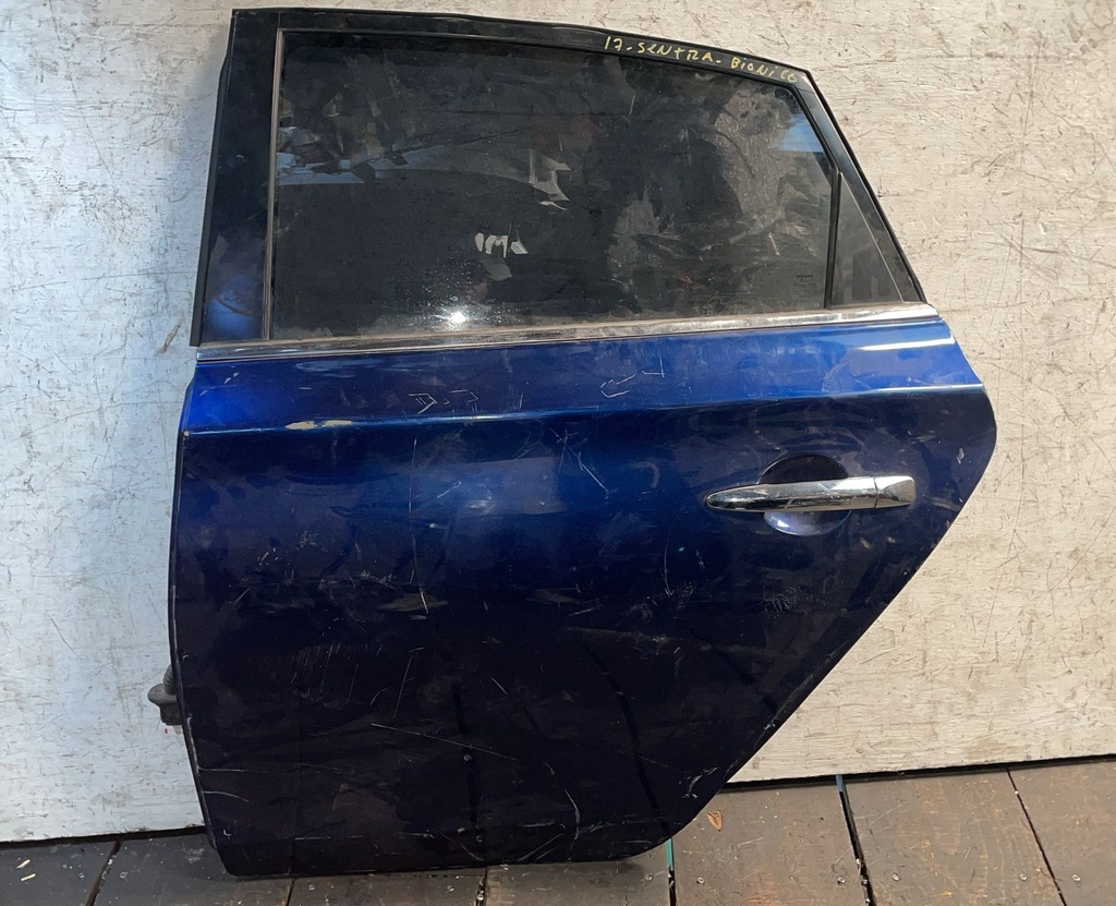 PUERTA Sentra 13-19 LH trasera