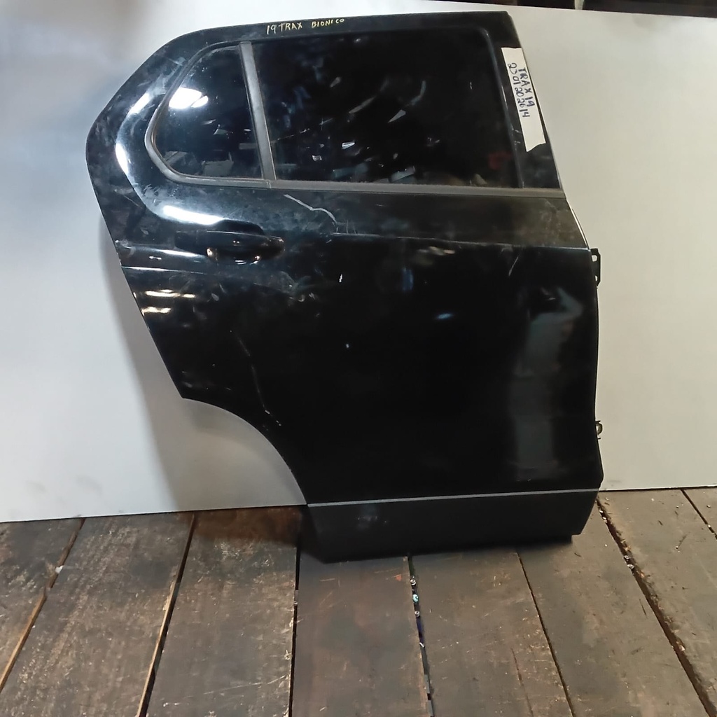 PUERTA USADA RT TRAX 19