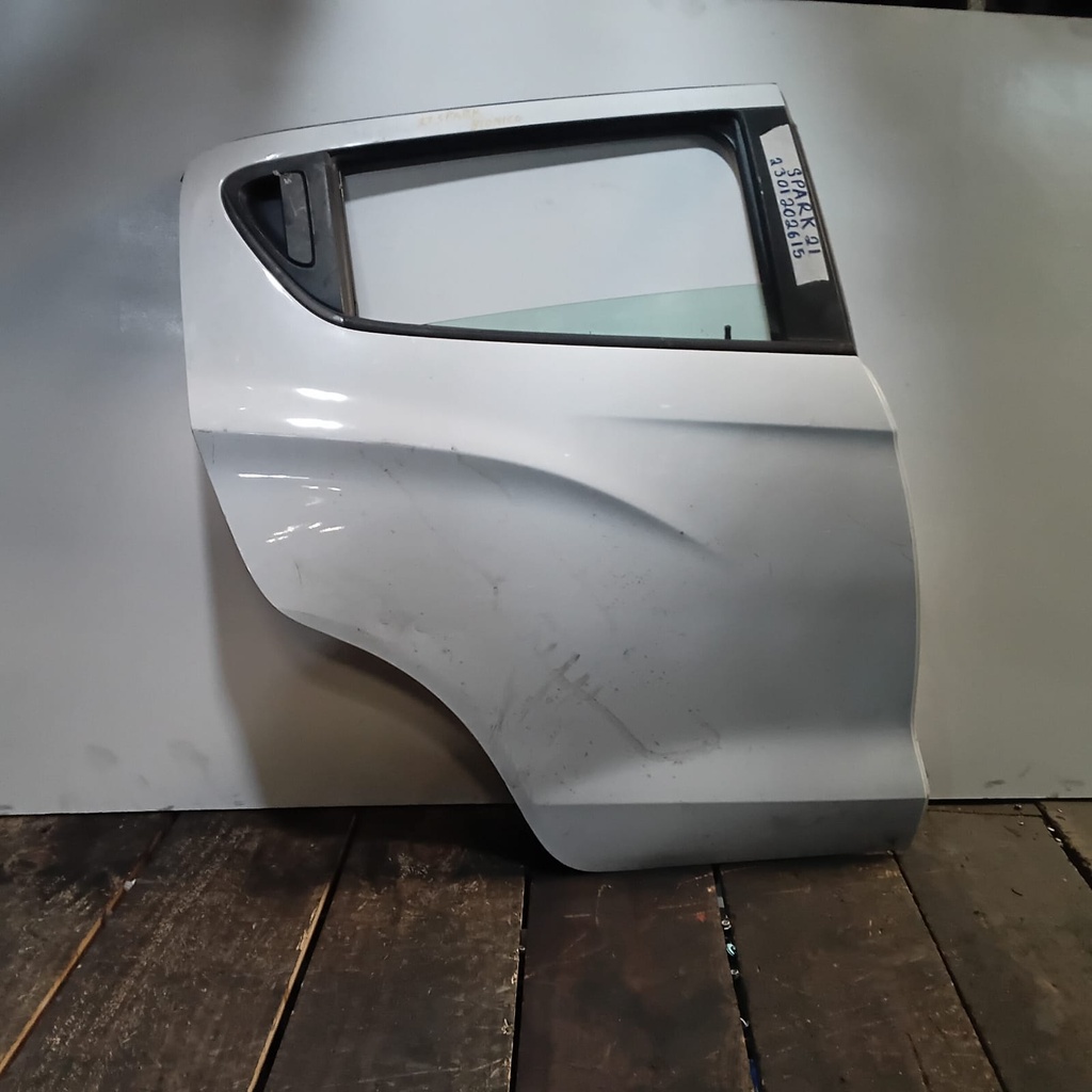 PUERTA USADA RT SPARK 21