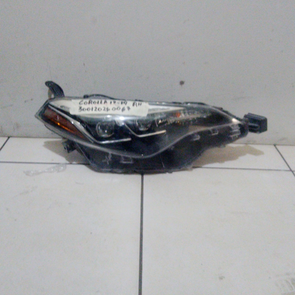 FARO RH COROLLA 17-19