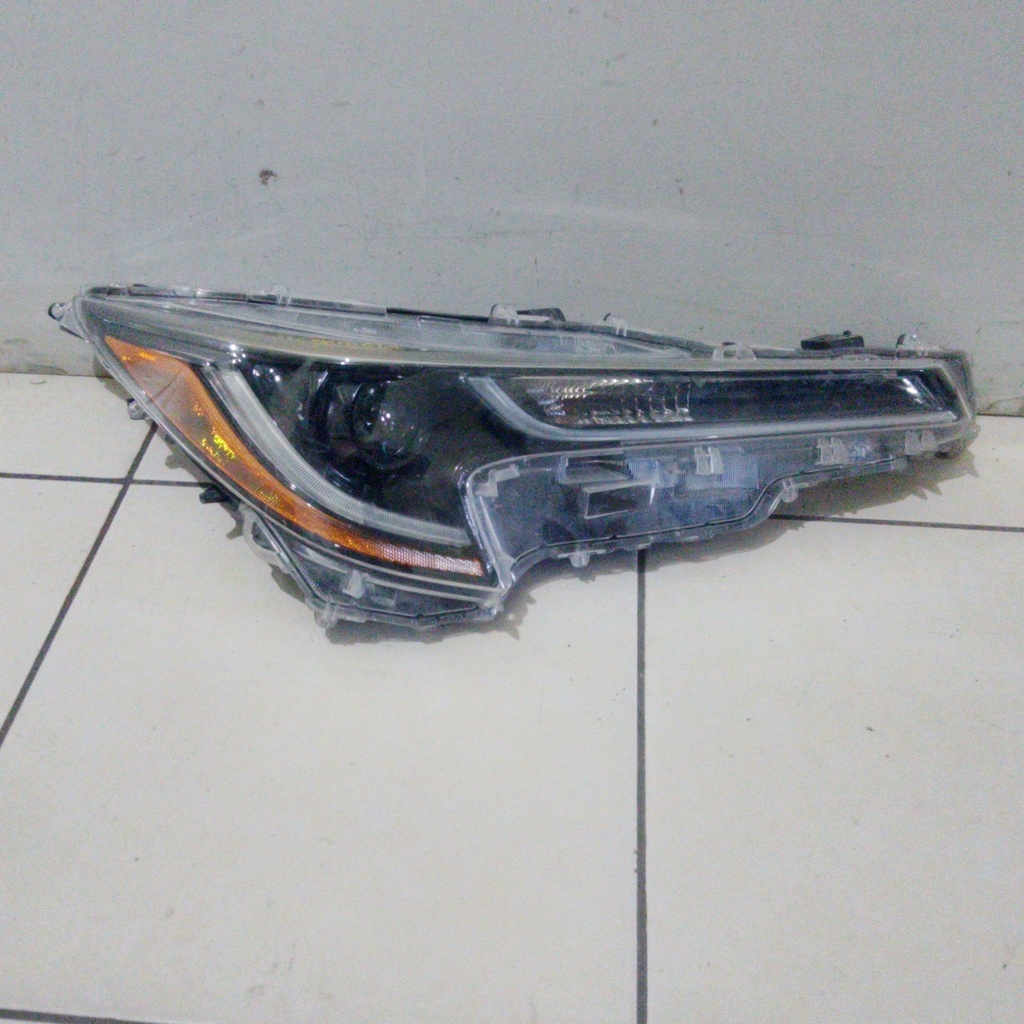 FARO RH COROLLA 2020