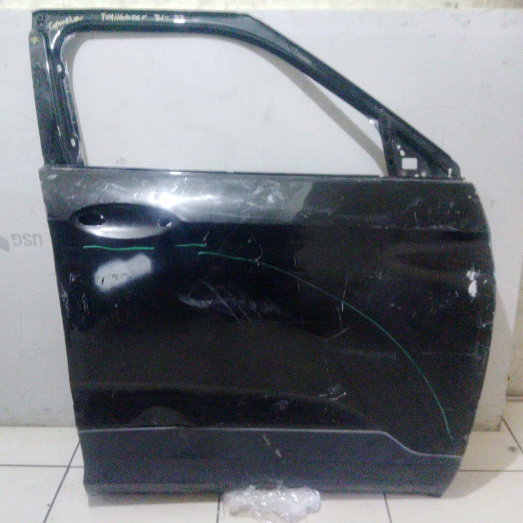 PUERTA DRH TRAILBLAZER 21-23