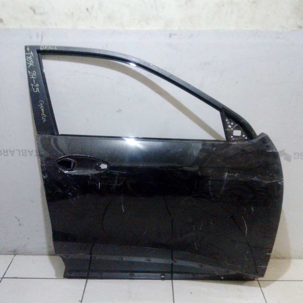PUERTA DRH TRAX 24-25