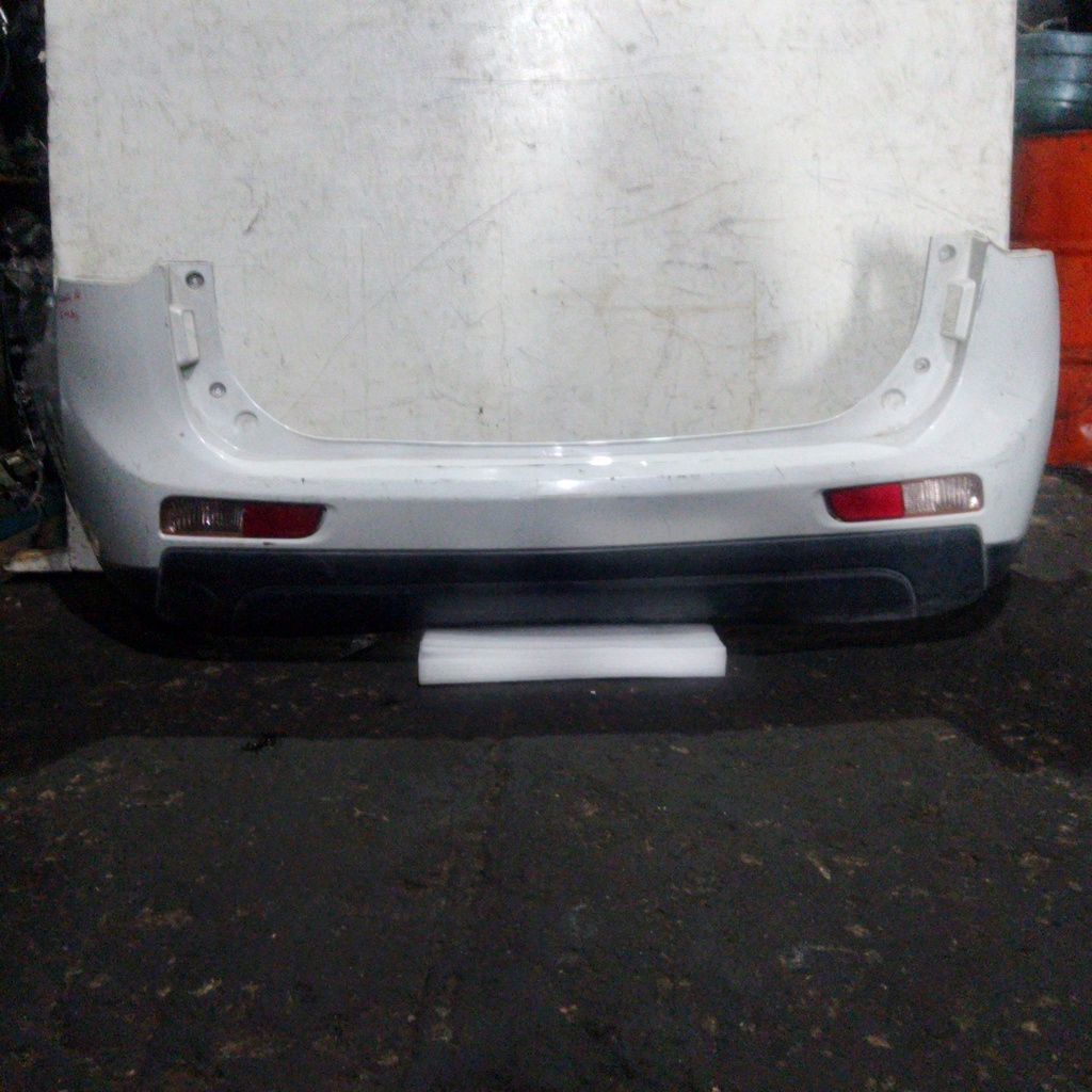 BUMPER TRASERO OUTLANDER GRANDE 14