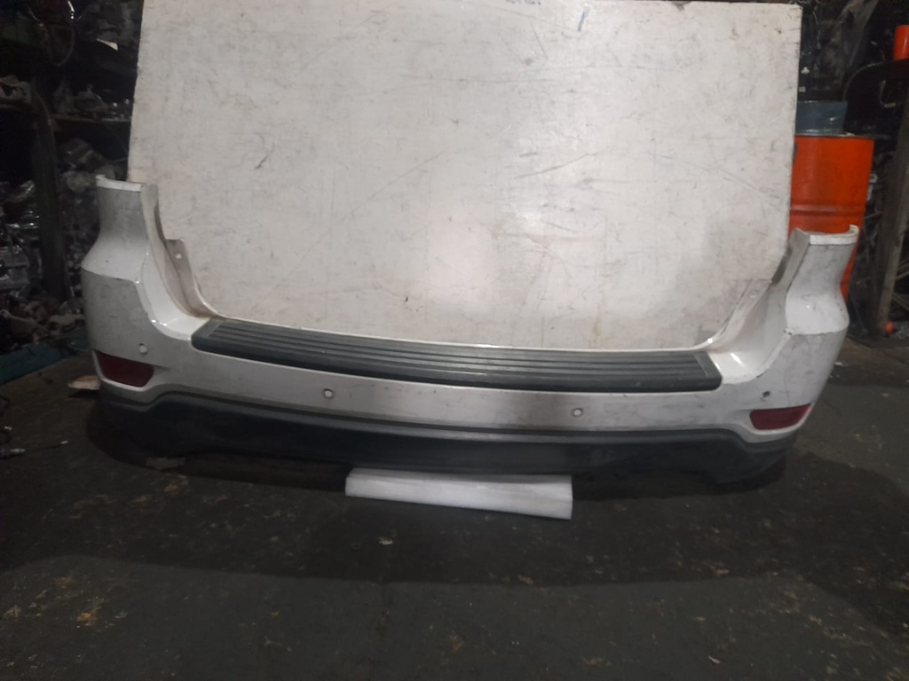BUMPER TRASERO G.CHEROKEE 17