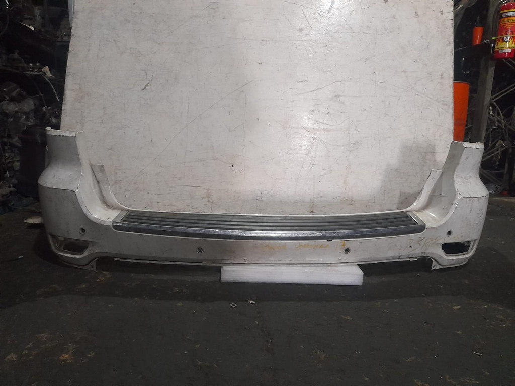 BUMPER TRASERO G.CHEROKEE 17