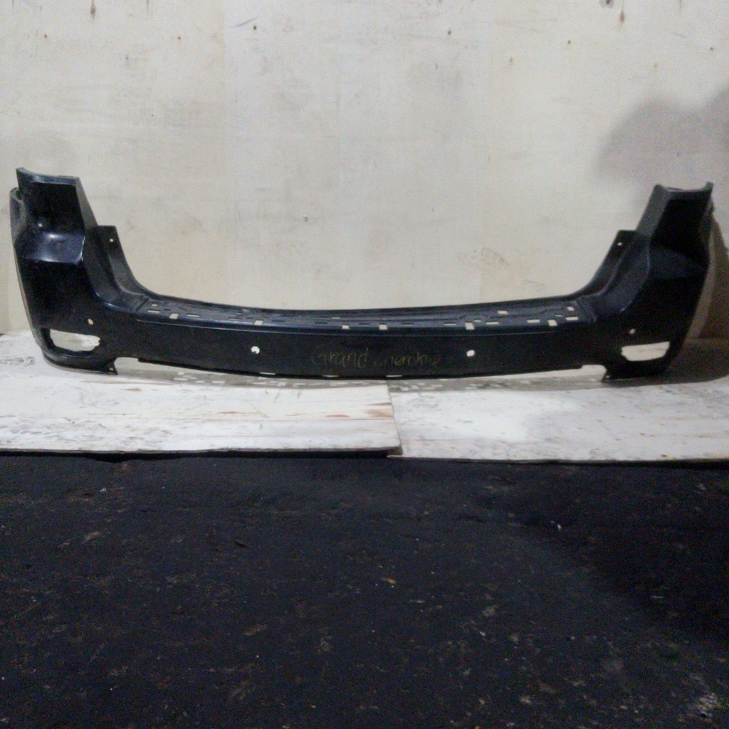 BUMPER TRASERO GRAN CHEROKEE 17