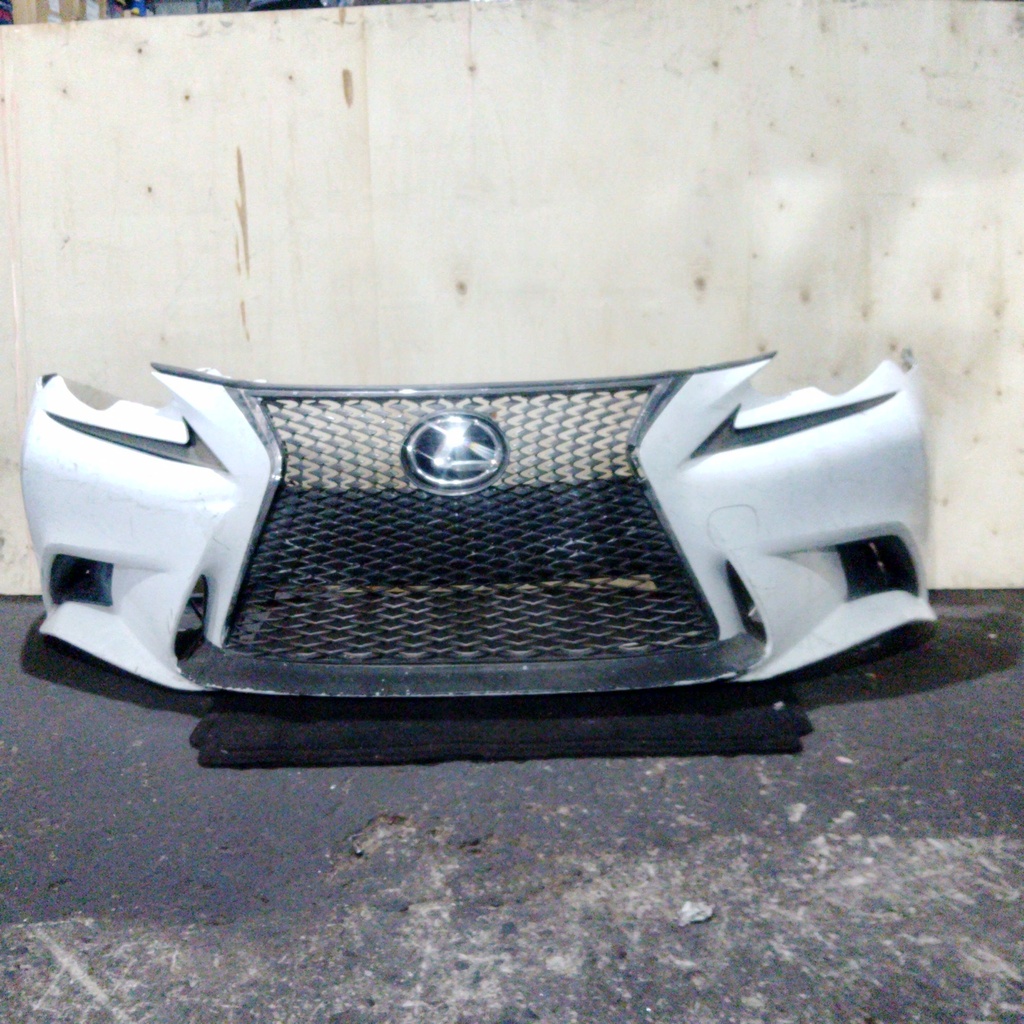 BUMPER DELANTERO LEXUS 15