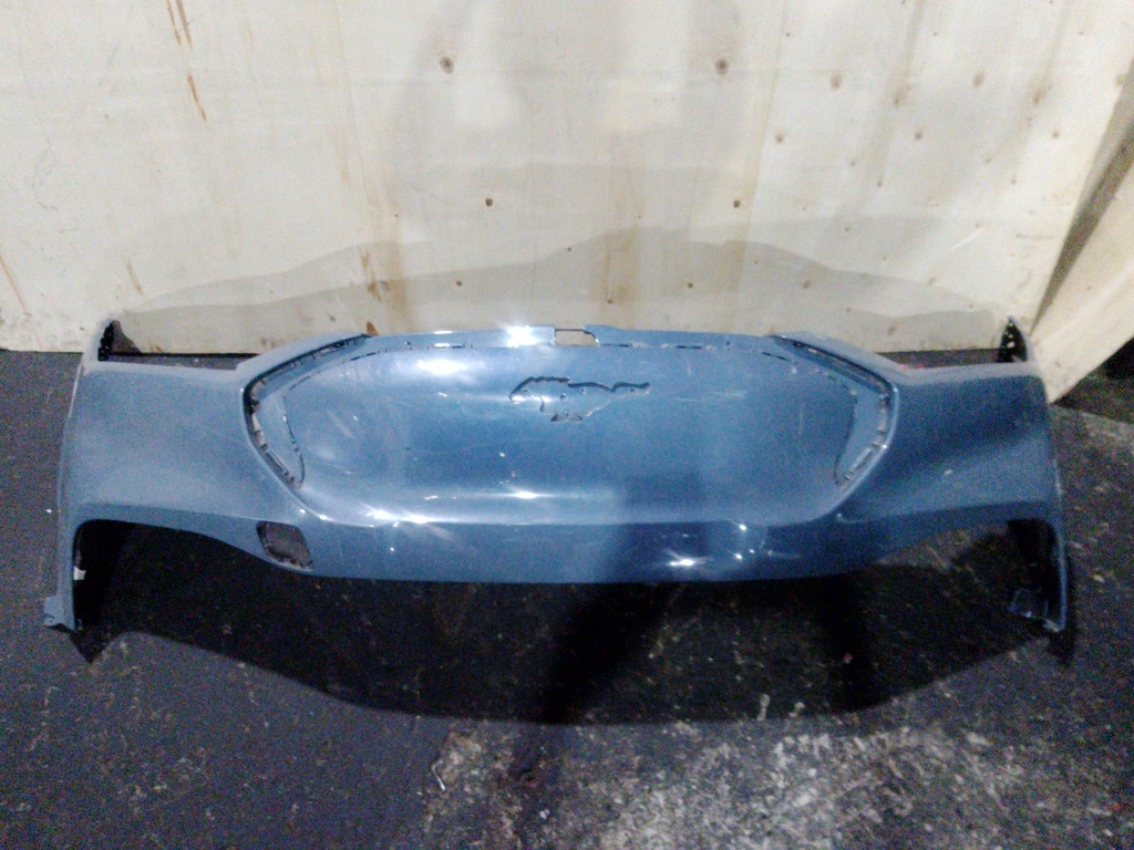 BUMPER TRASERO MUSTANG 24