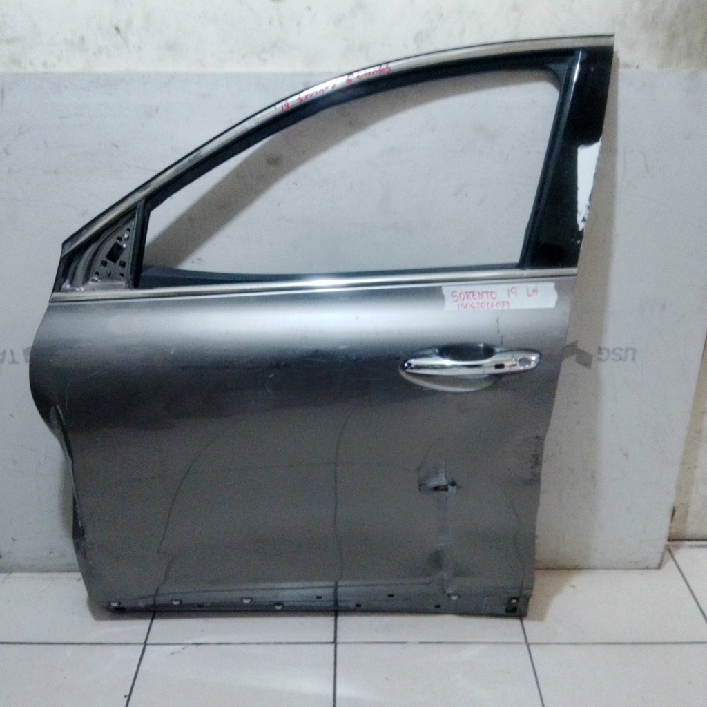 PUERTA LH SORENTO 19